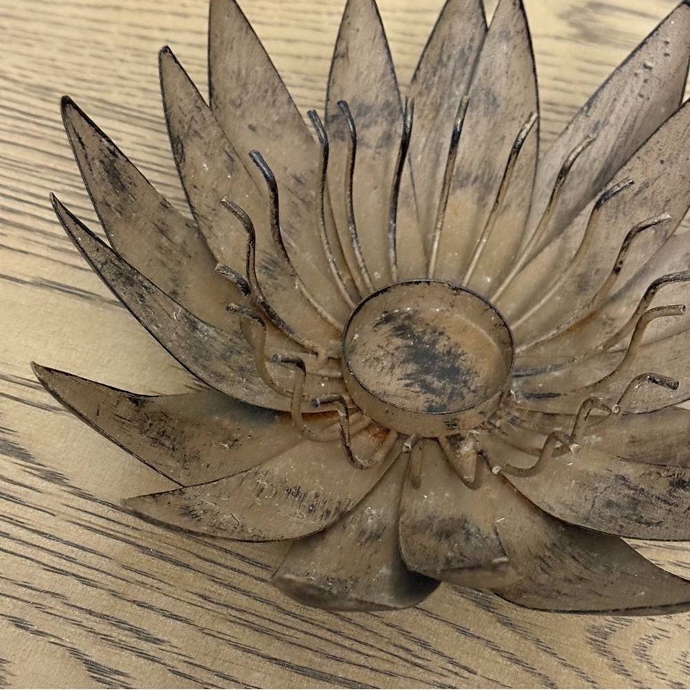 Rustic Metal Flower Decor Lotus Candle Holder - Picture 3 of 7